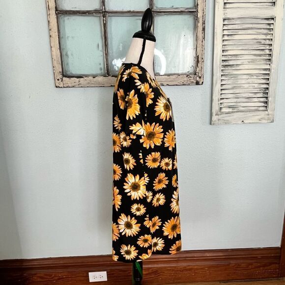 NWT Adorable Sunflower T-Shirt Dress - Picture 5 of 9